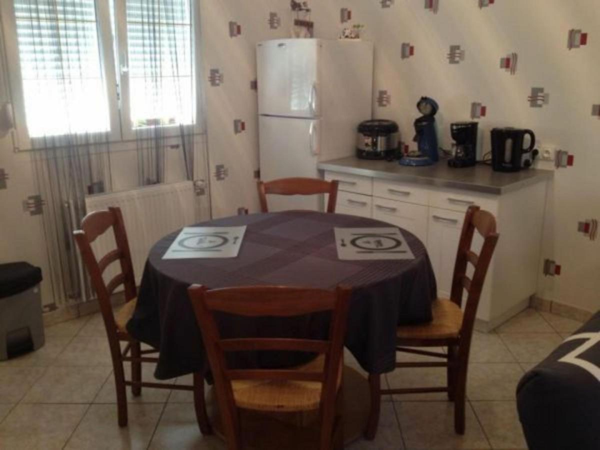 Charmant Gite A Etain, Tout Inclus, Proche Verdun Avec Terrasse Et Parking - Fr-1-585-3 Екстериор снимка