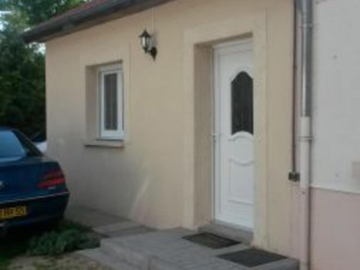 Charmant Gite A Etain, Tout Inclus, Proche Verdun Avec Terrasse Et Parking - Fr-1-585-3 Екстериор снимка