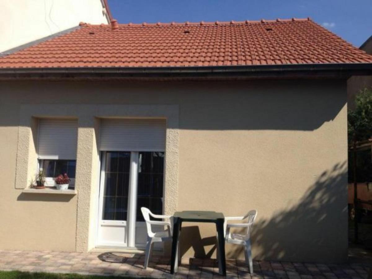 Charmant Gite A Etain, Tout Inclus, Proche Verdun Avec Terrasse Et Parking - Fr-1-585-3 Екстериор снимка